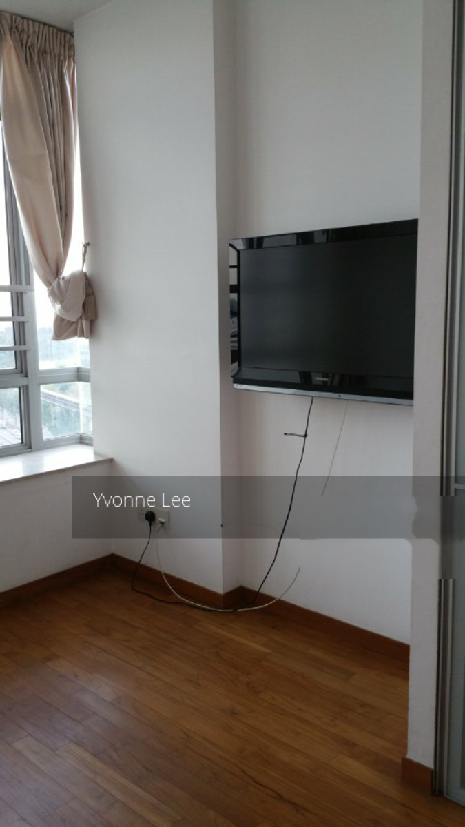 The Lakeshore (D22), Condominium #121114042